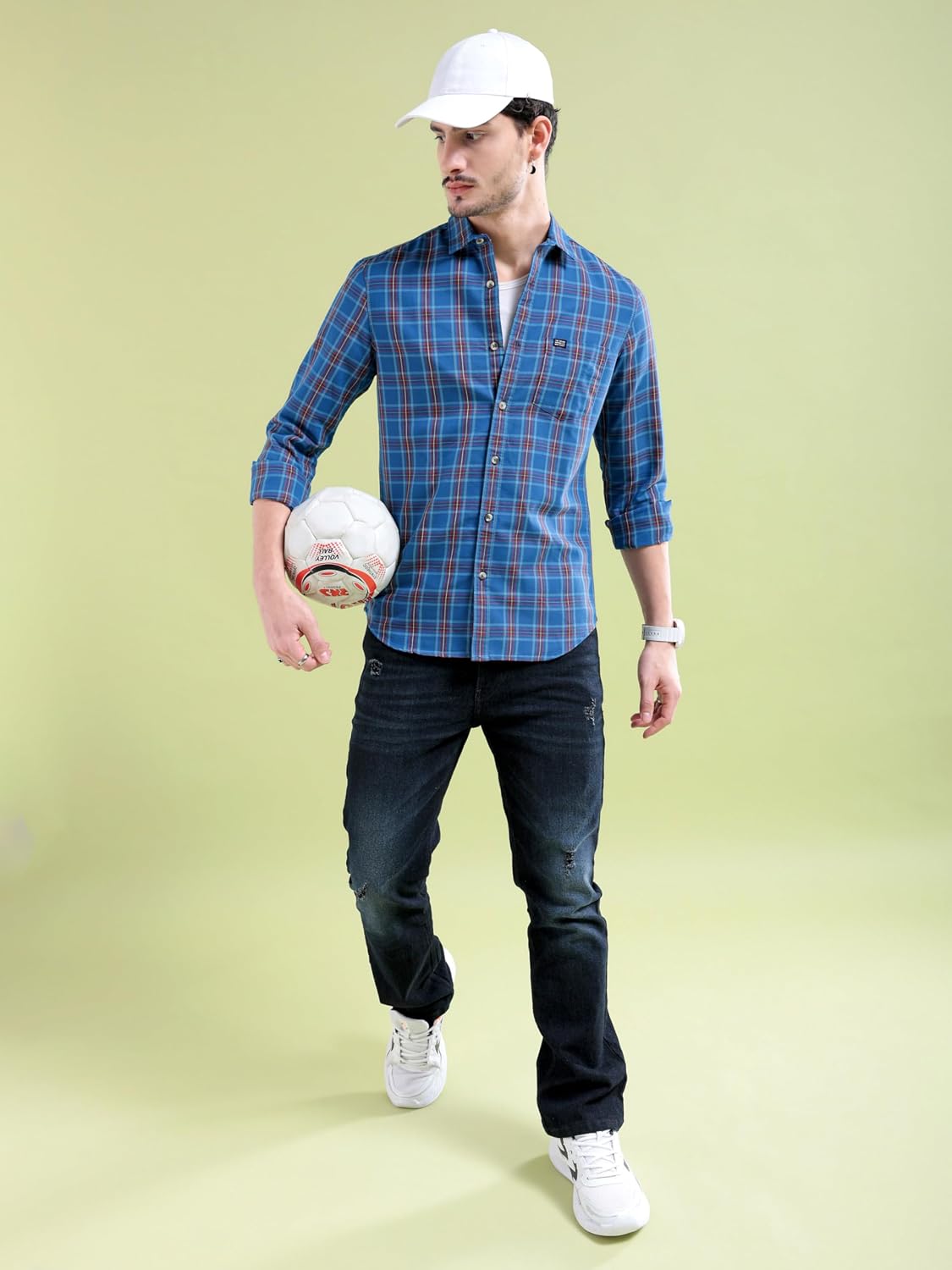 The Indian Garage Co Men Slim Fit Checkered Full Sleeves Spread Collar Casual Shirt