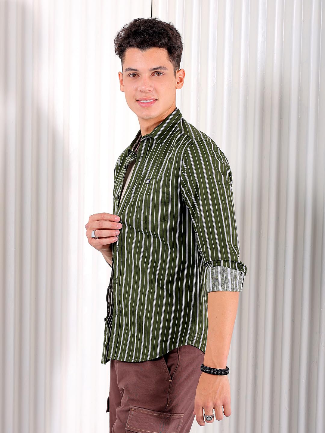 The Indian Garage Co Men Slim Fit Checkered Full Sleeves Spread Collar Casual Shirt